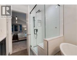 775 Strathcona Drive Sw, Calgary, AB T3H1N8 Photo 30