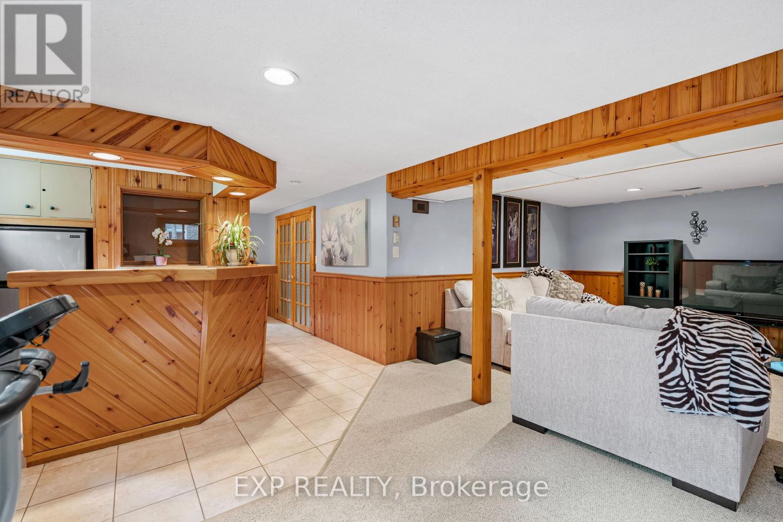 361 CHURCHILL ROAD E - 24