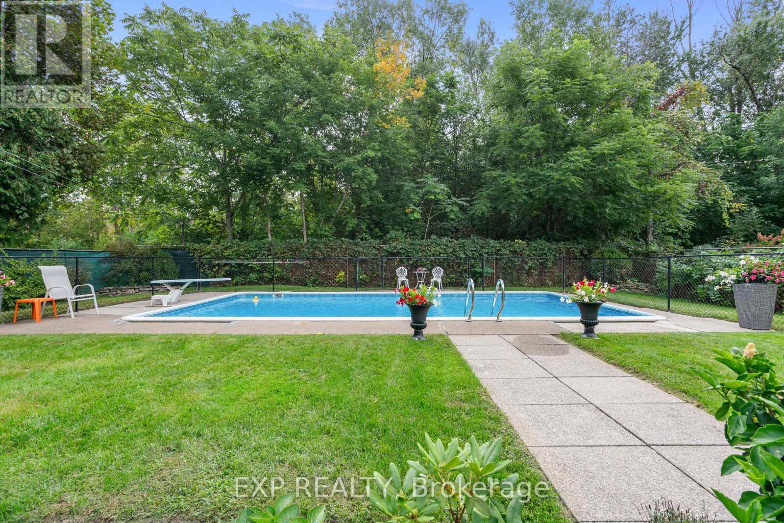 361 CHURCHILL ROAD E - 34