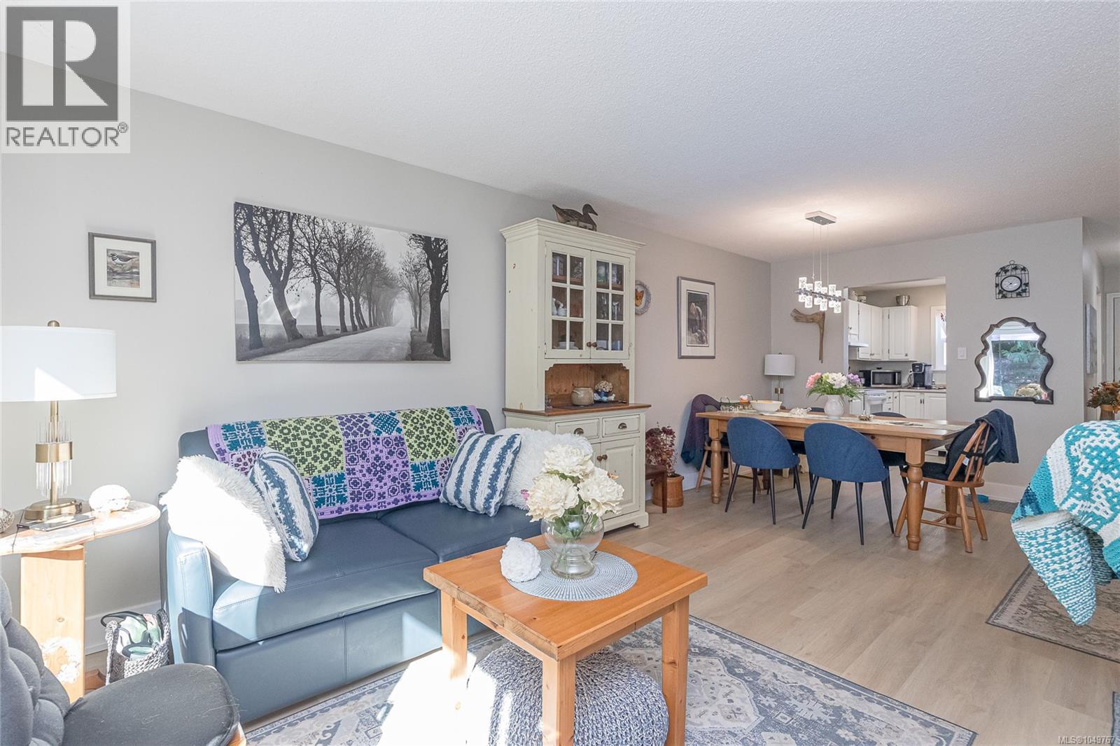 #8 3350 Island Hwy W - 9