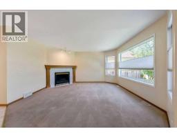 4pc Bathroom - 472 Douglas Glen Point Se, Calgary, AB T2Z3G4 Photo 13