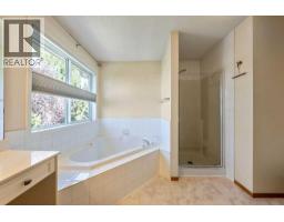 472 Douglas Glen Point Se, Calgary, AB T2Z3G4 Photo 35