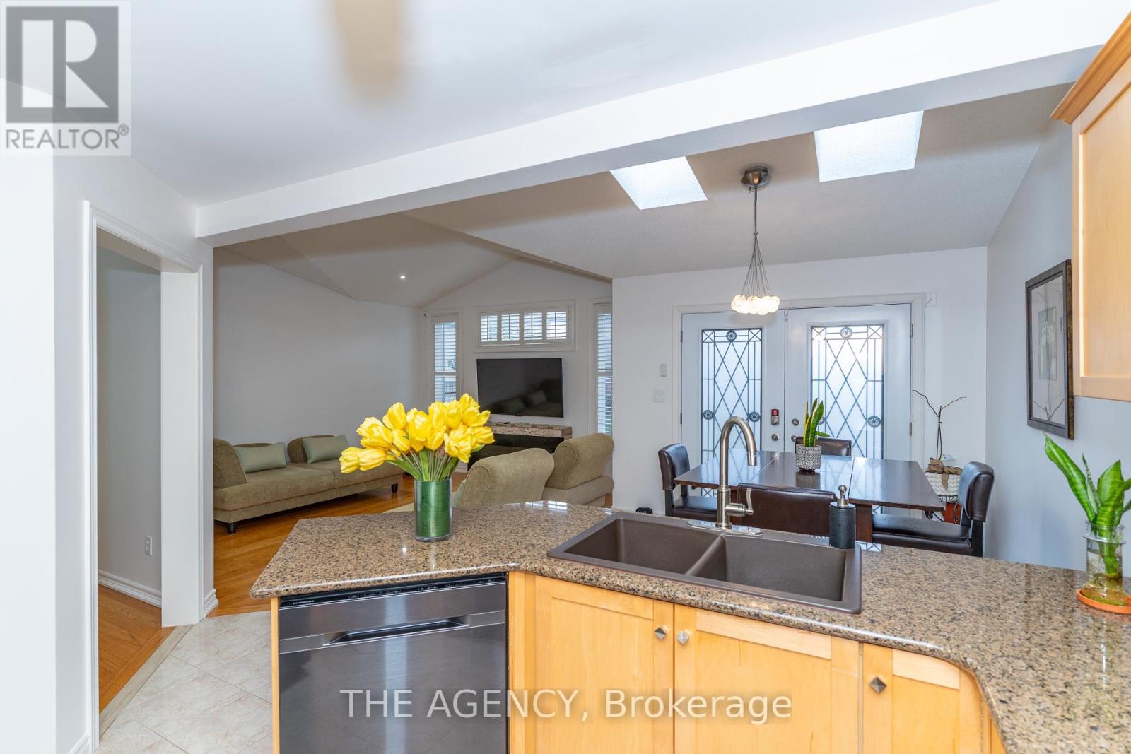54 THAMES DRIVE - 35
