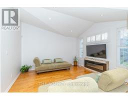 54 Thames Drive, Whitby, ON L1R2R1 Photo 13