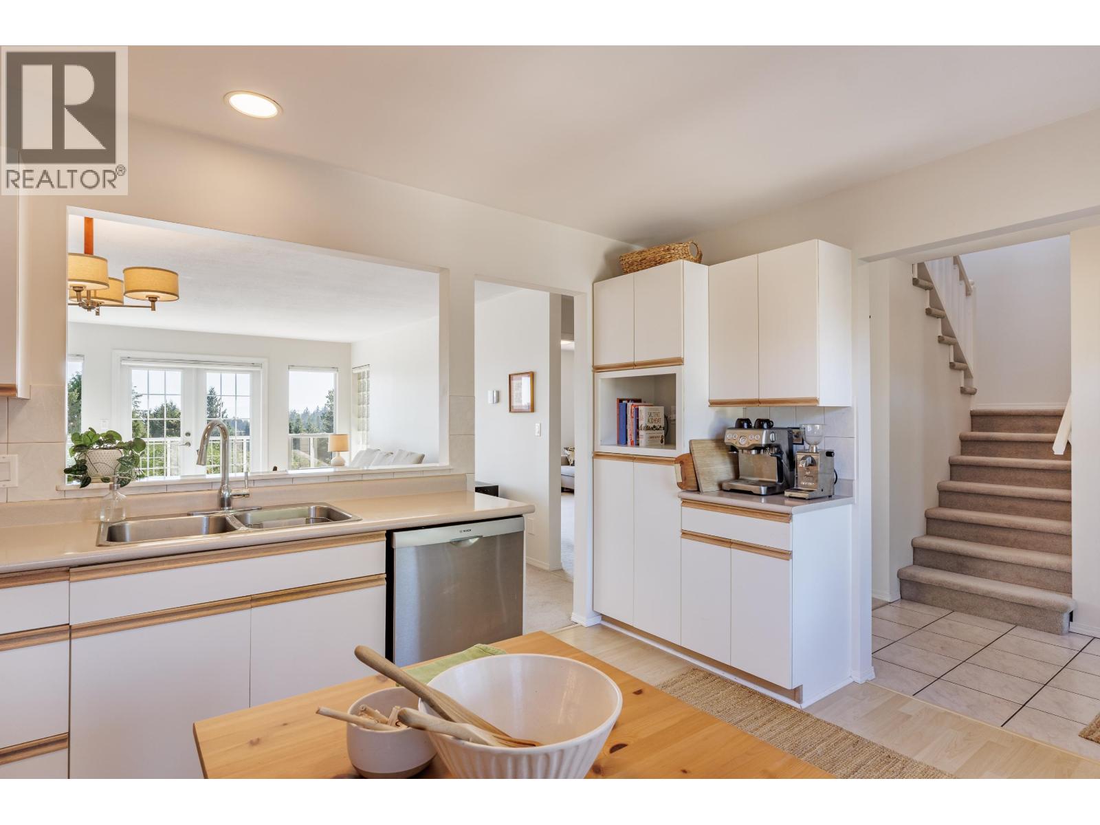 8 5768 MARINE WAY, Sechelt