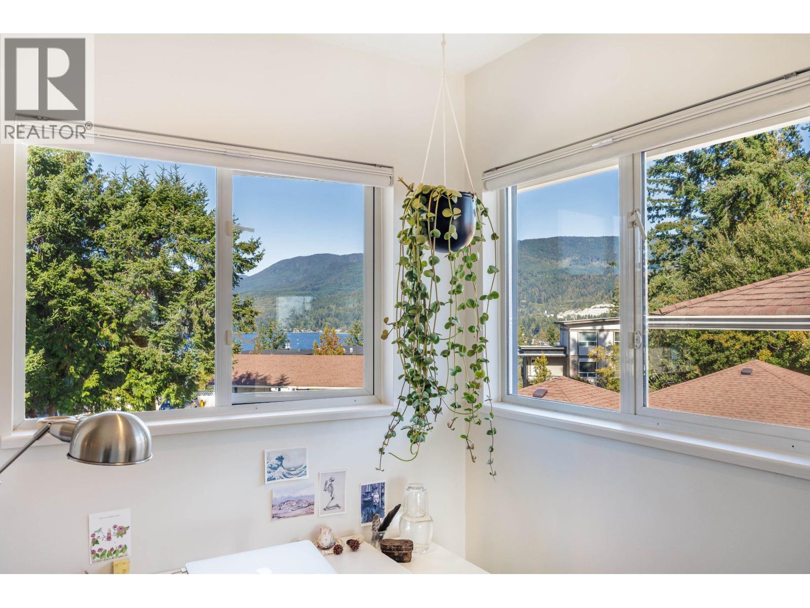 8 5768 MARINE WAY, Sechelt
