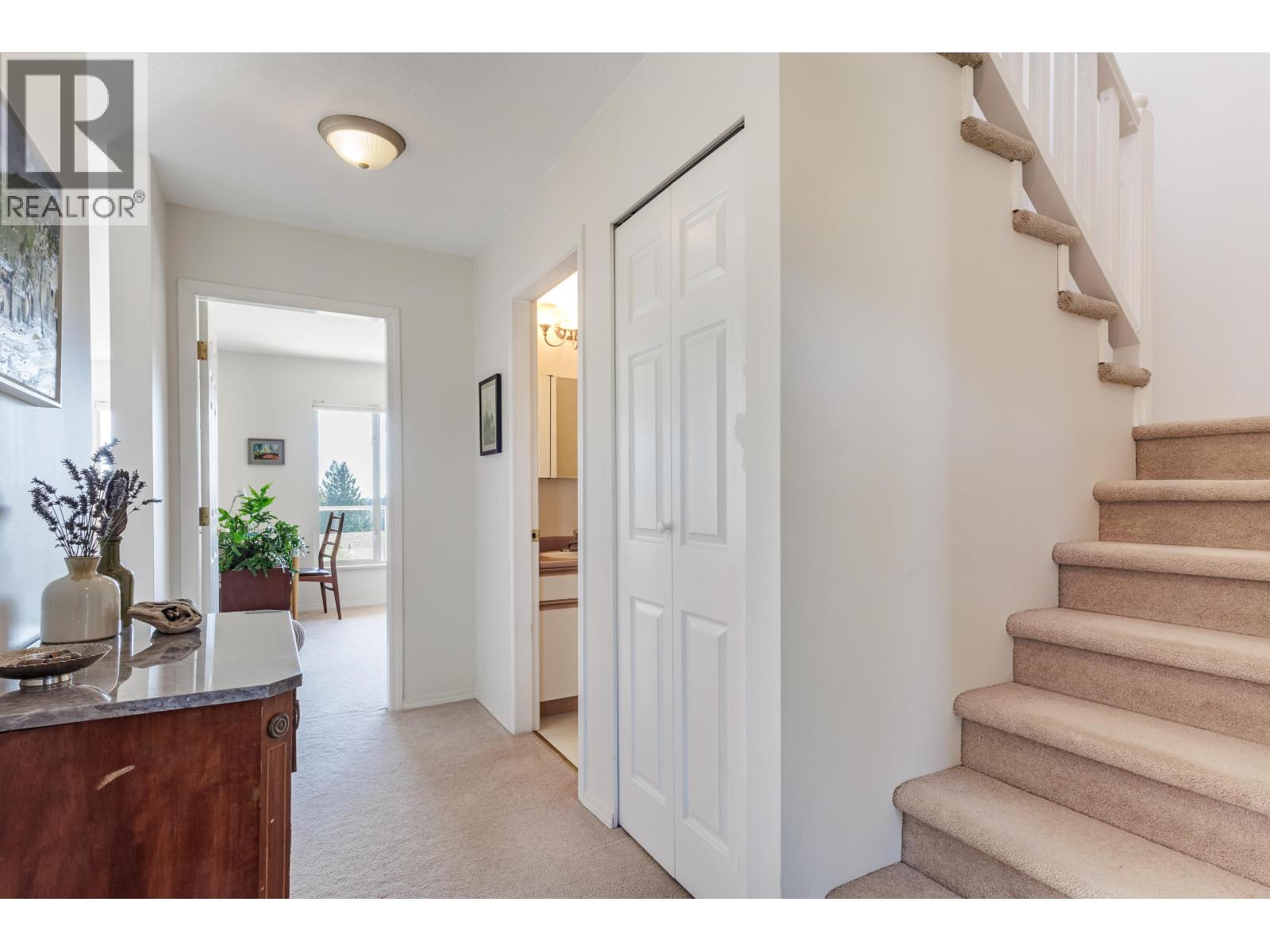 8 5768 MARINE WAY, Sechelt