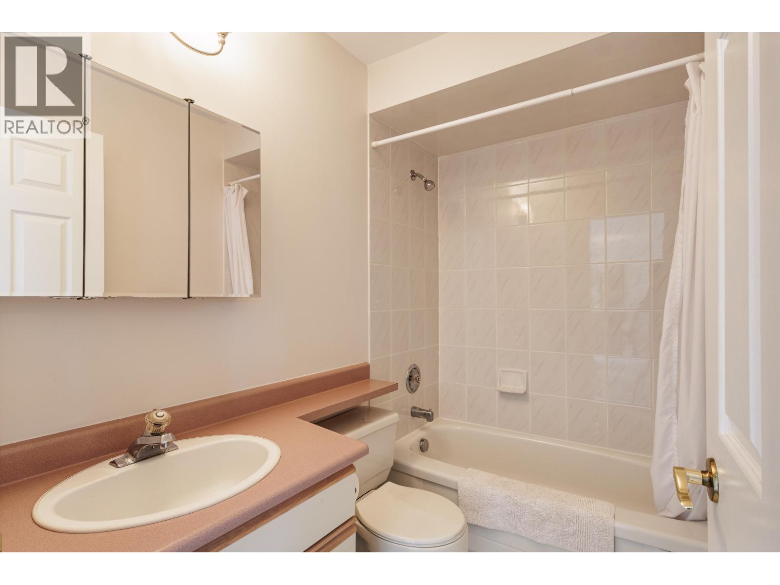 8 5768 MARINE WAY, Sechelt
