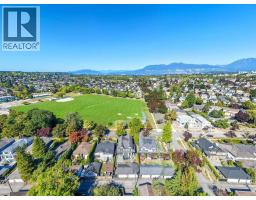 2398 Oliver Crescent, Vancouver, BC V6L1S7 Photo 17