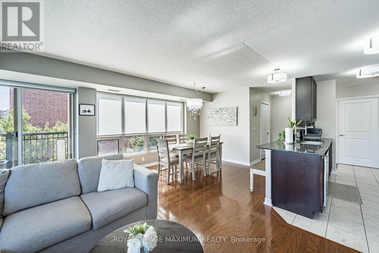 #305 8026 KIPLING AVENUE - 18