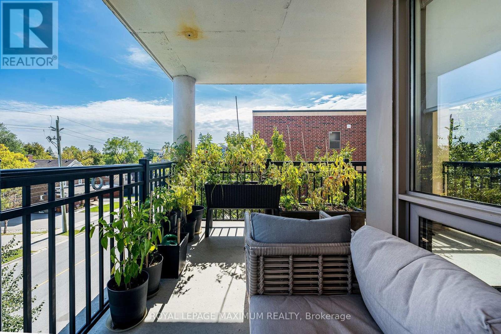 #305 8026 KIPLING AVENUE - 39