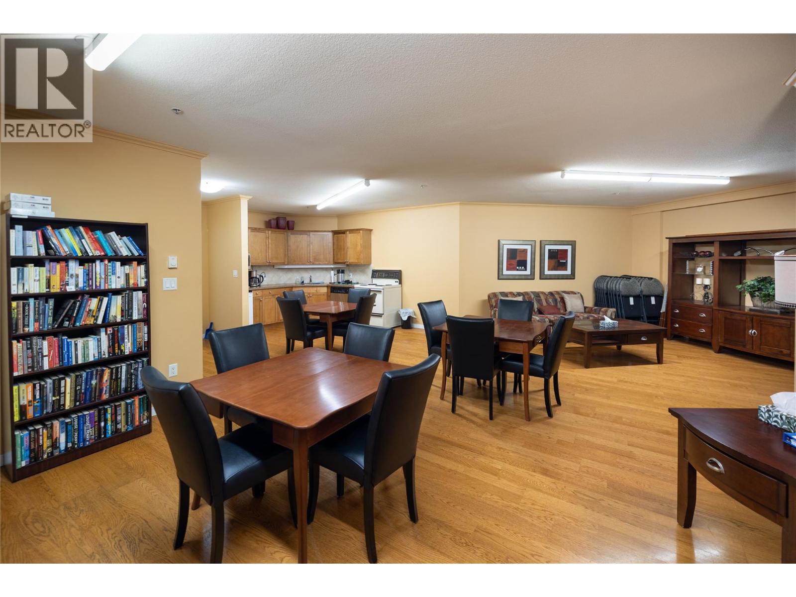 #406 307 Whitman Road - 27