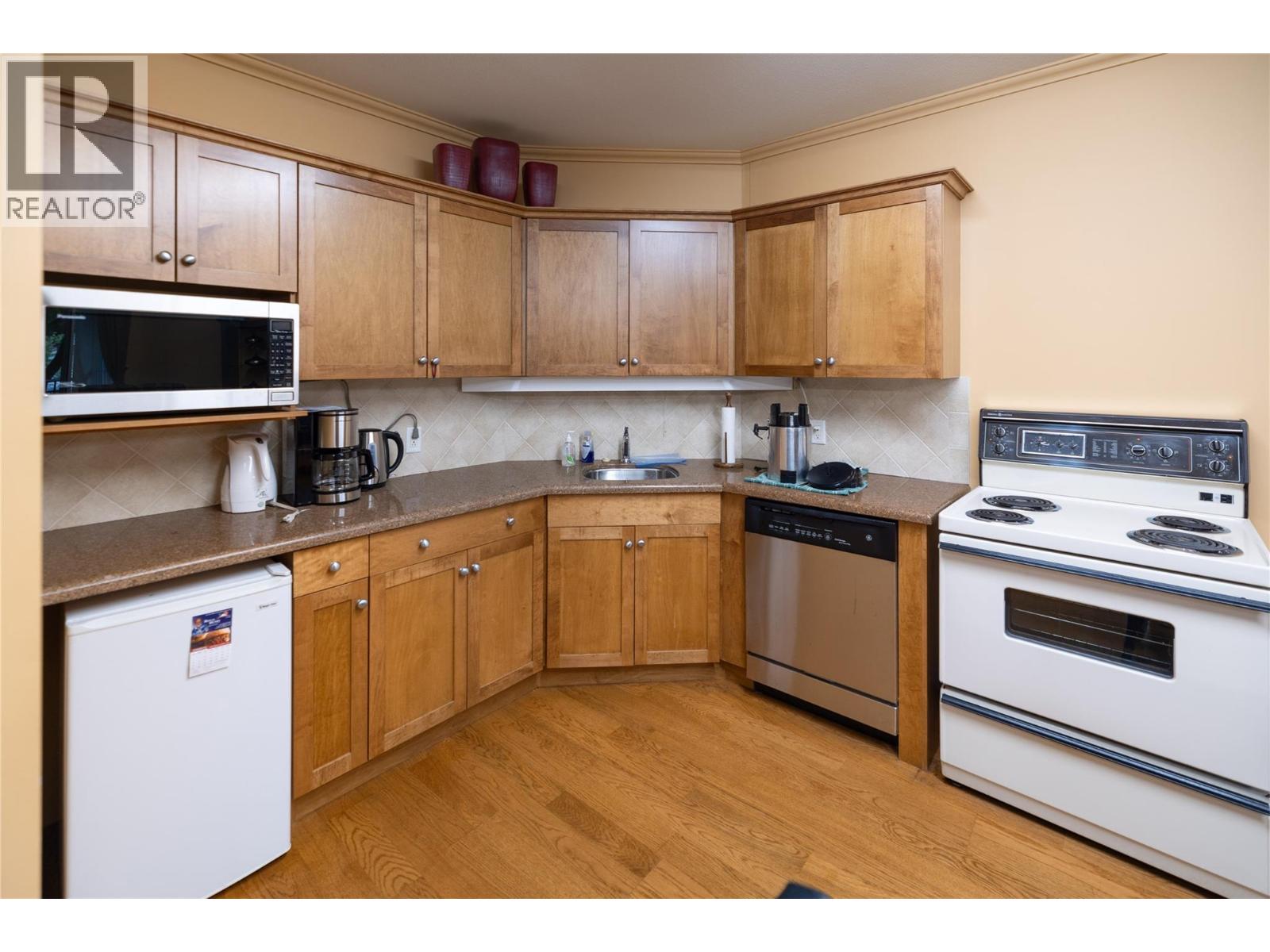 #406 307 Whitman Road - Image 28