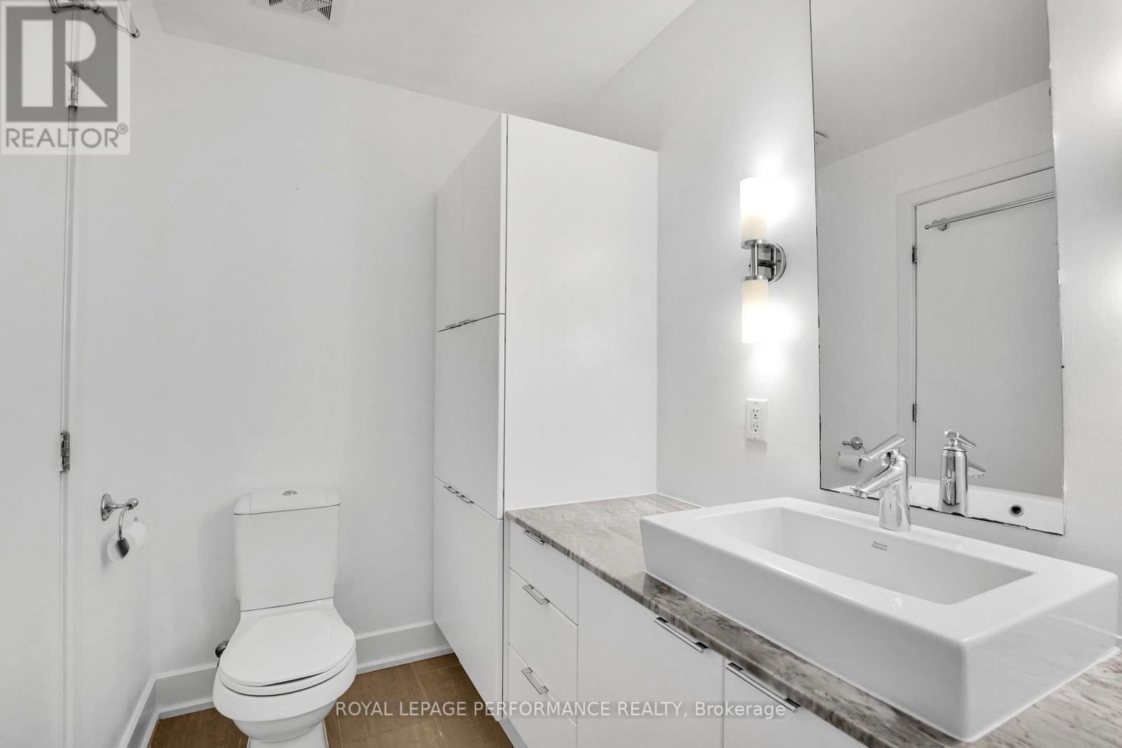117 - 345 St. Denis Street