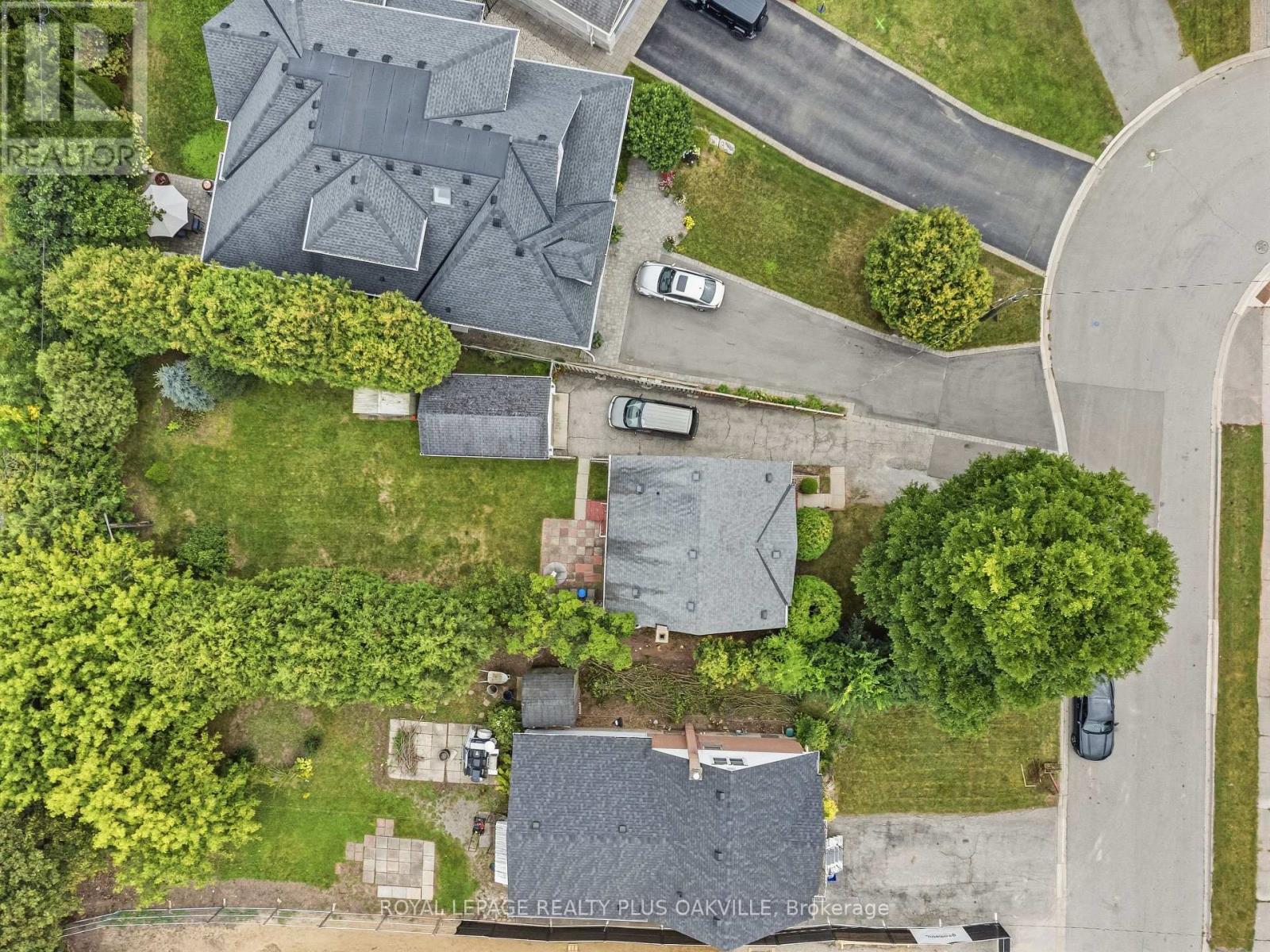 243 JENNINGS CRESCENT - 27