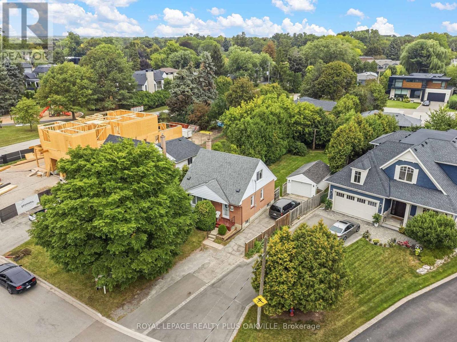 243 JENNINGS CRESCENT - 28