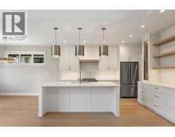 Kitchen - 1596 Crown Isle Blvd, Courtenay, BC V9N9X5 Photo 9