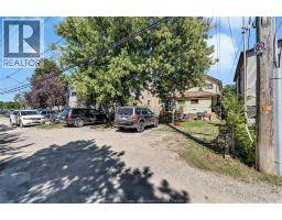 Laundry room - 923-925 California Avenue, Windsor, ON N9B2Z5 Photo 9