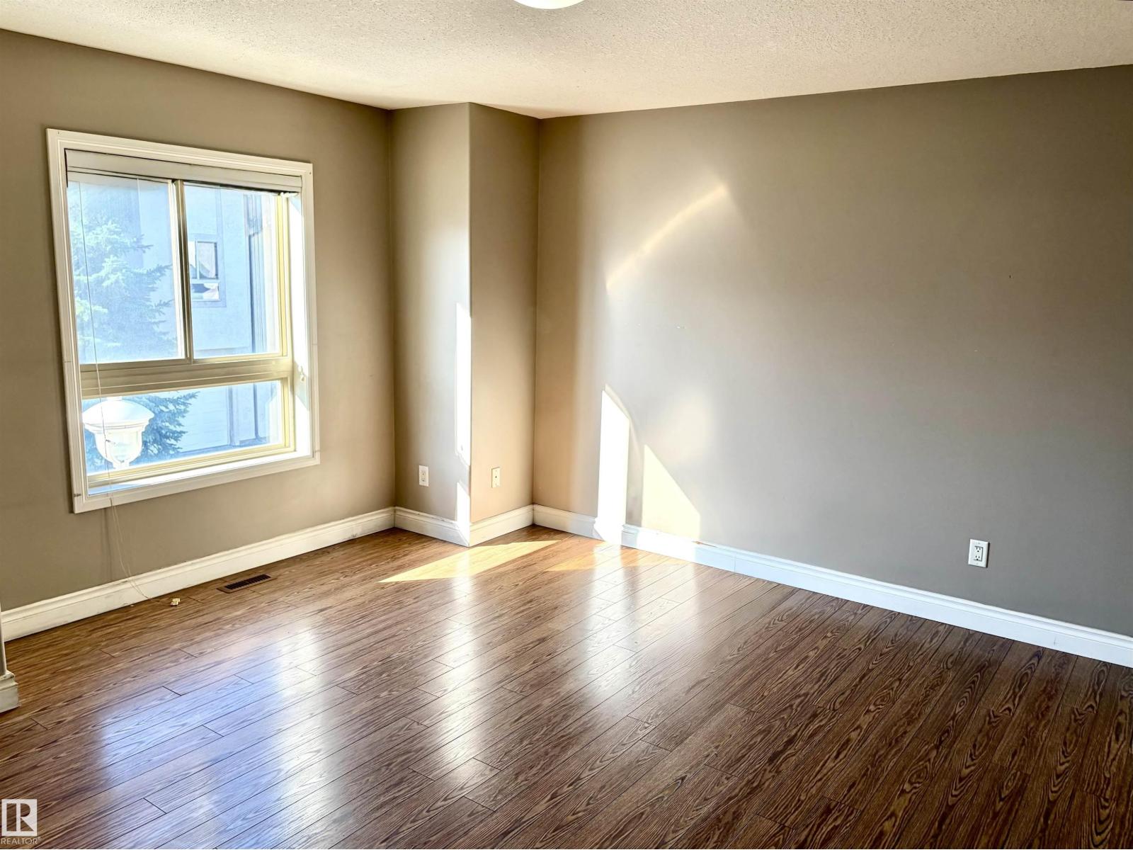 #17 16317 64 ST NW - 13