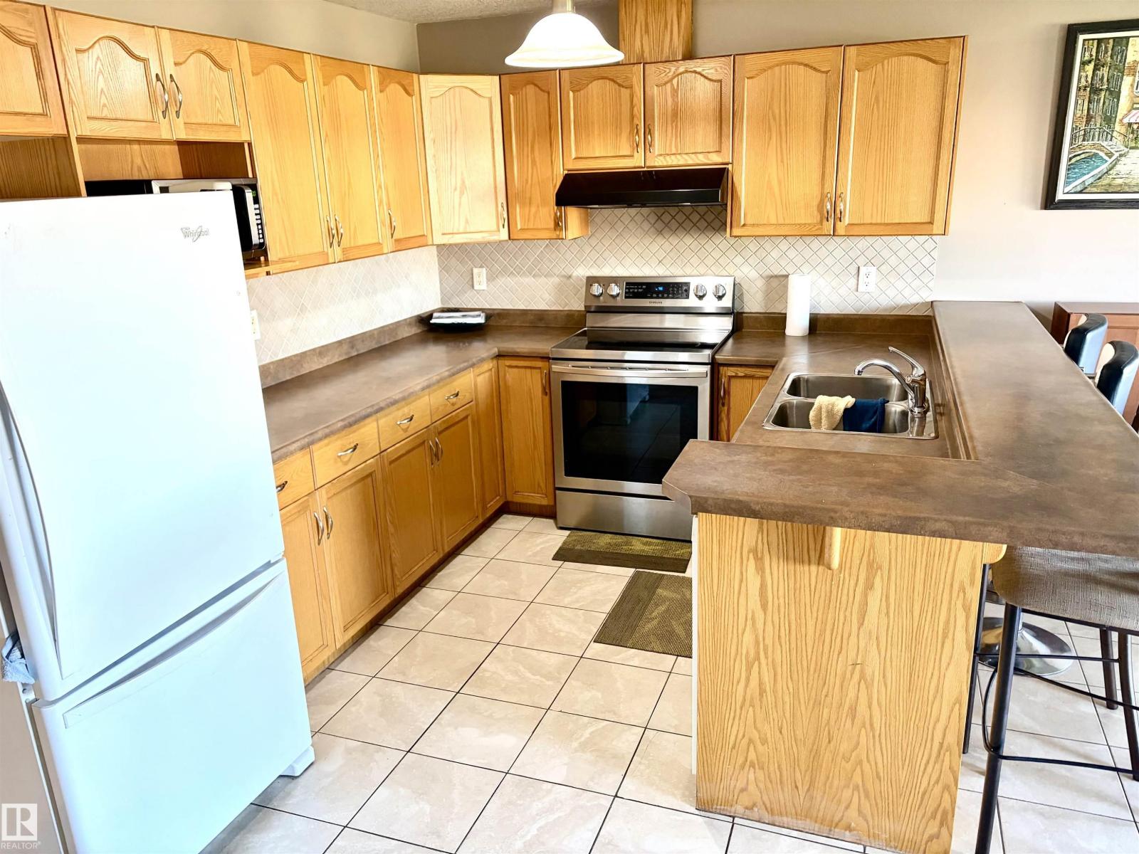 #17 16317 64 St NW photo 2 — MLS® E4509382