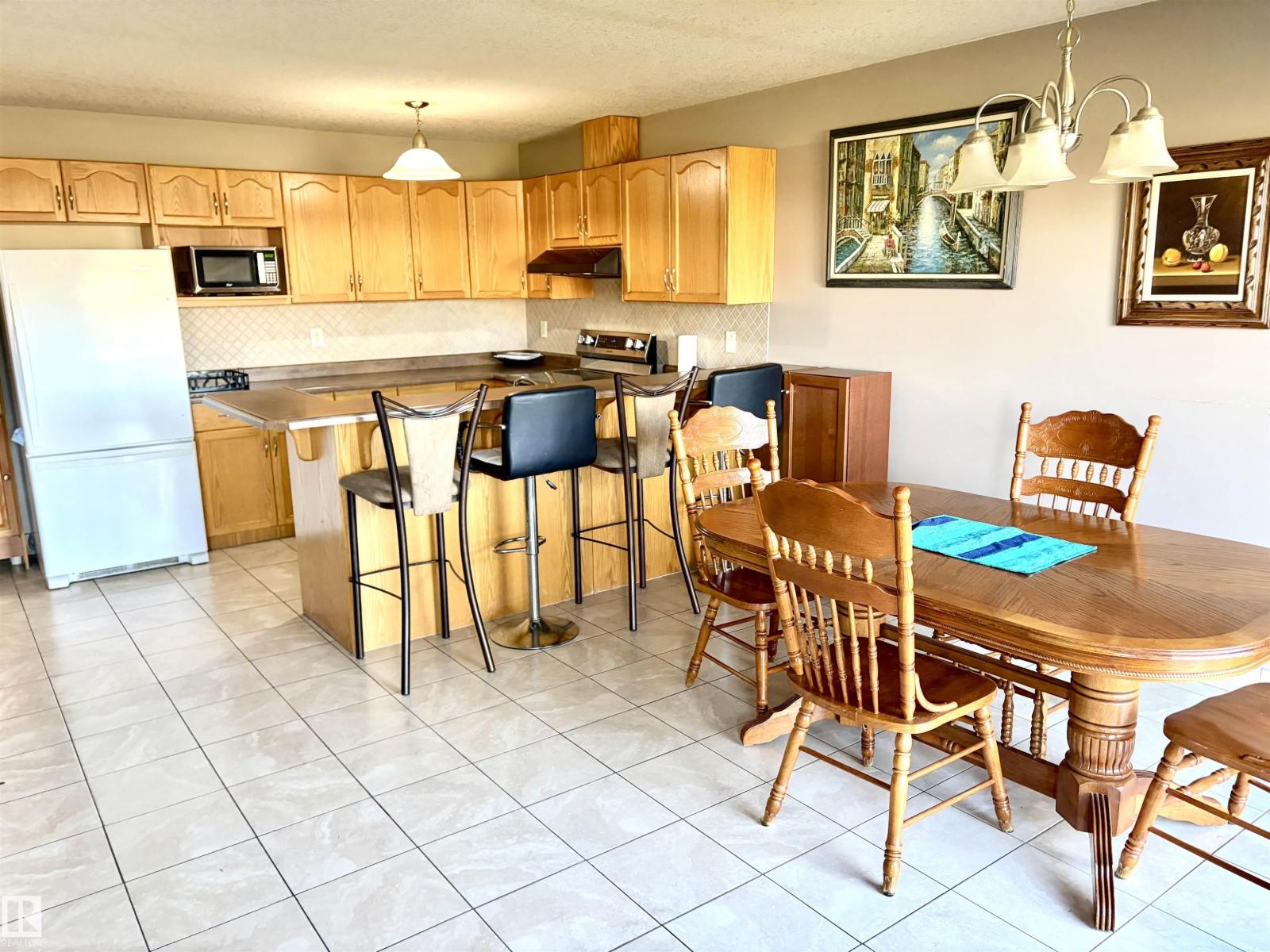 #17 16317 64 St NW photo 4 — MLS® E4509382