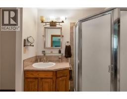 1930 Gillian Pl, Campbell River, BC V9W6B6 Photo 21