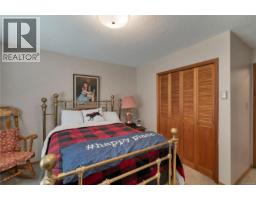 1930 Gillian Pl, Campbell River, BC V9W6B6 Photo 23
