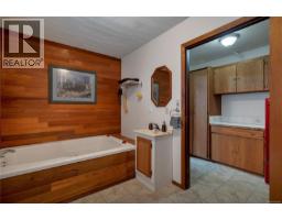 1930 Gillian Pl, Campbell River, BC V9W6B6 Photo 30