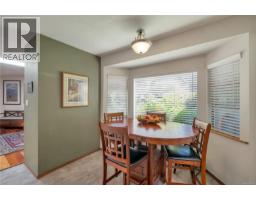 1930 Gillian Pl, Campbell River, BC V9W6B6 Photo 15