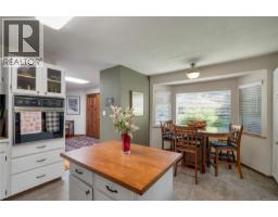1930 Gillian Pl, Campbell River, BC V9W6B6 Photo 14
