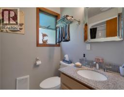 1930 Gillian Pl, Campbell River, BC V9W6B6 Photo 25