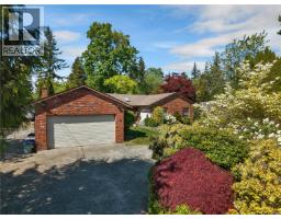 1930 Gillian Pl, Campbell River, BC V9W6B6 Photo 32