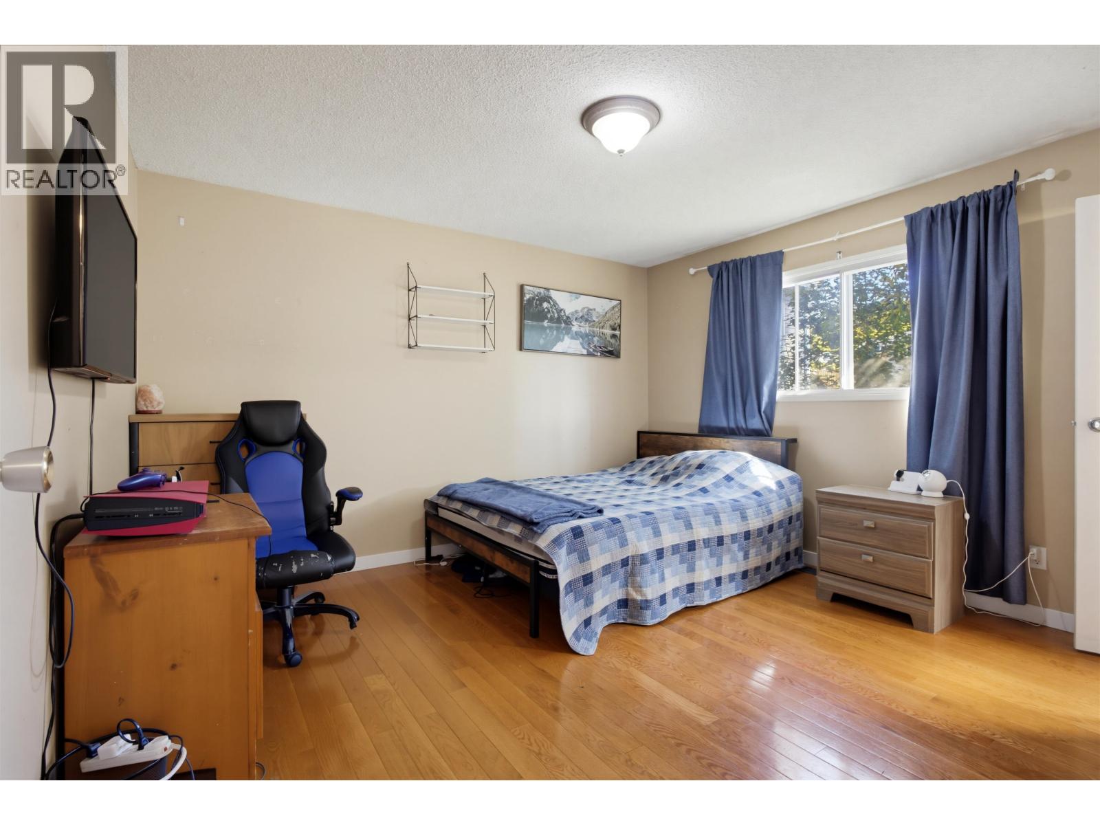 460 DODWELL STREET - 10