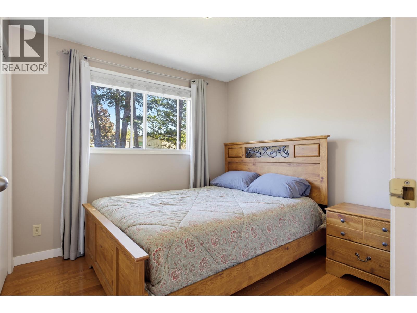 460 DODWELL STREET - 13