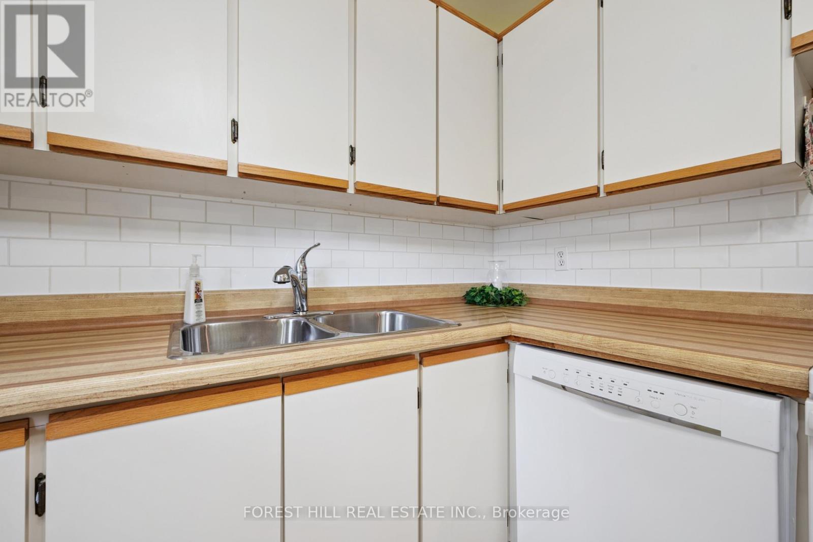 #37 45 MARKSAM ROAD - Image 12
