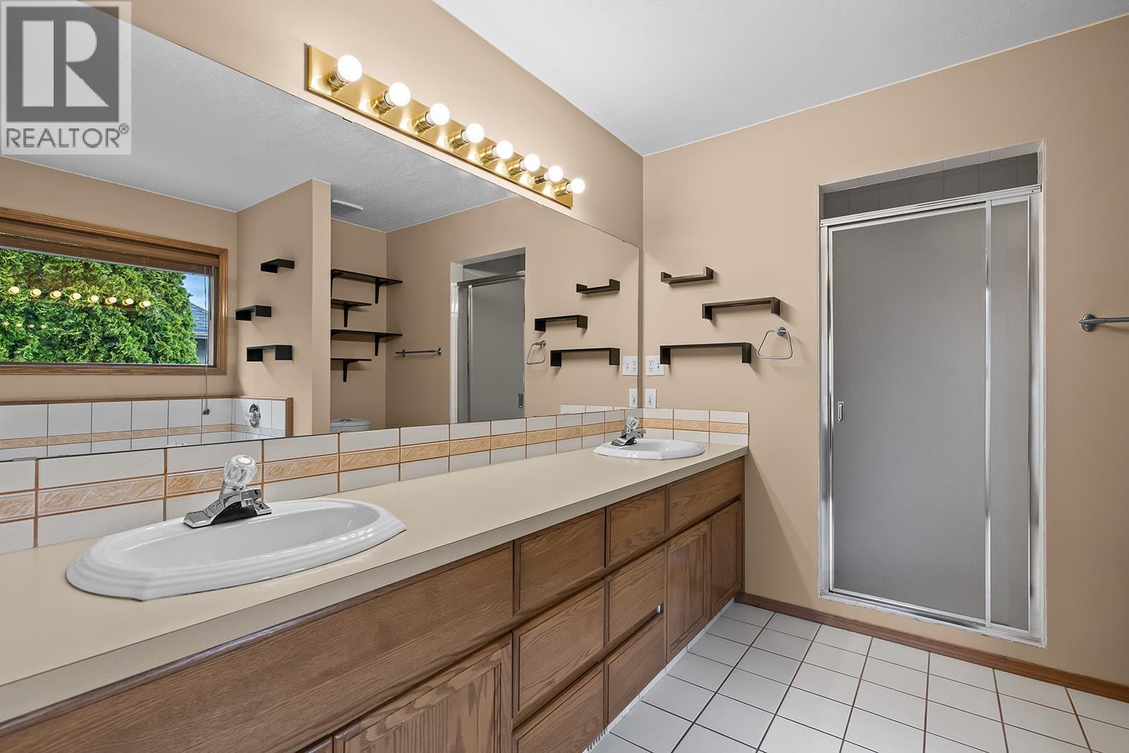 4321 Crystal Drive - 32
