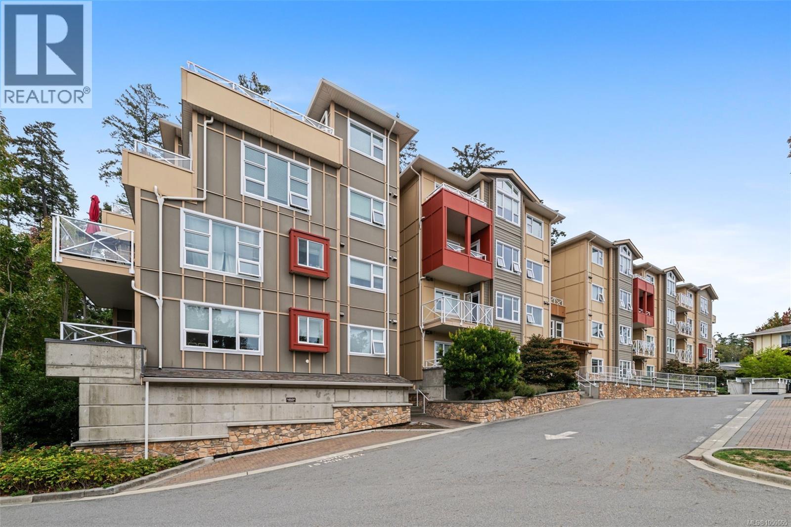 #306 1900 Watkiss Way - 33
