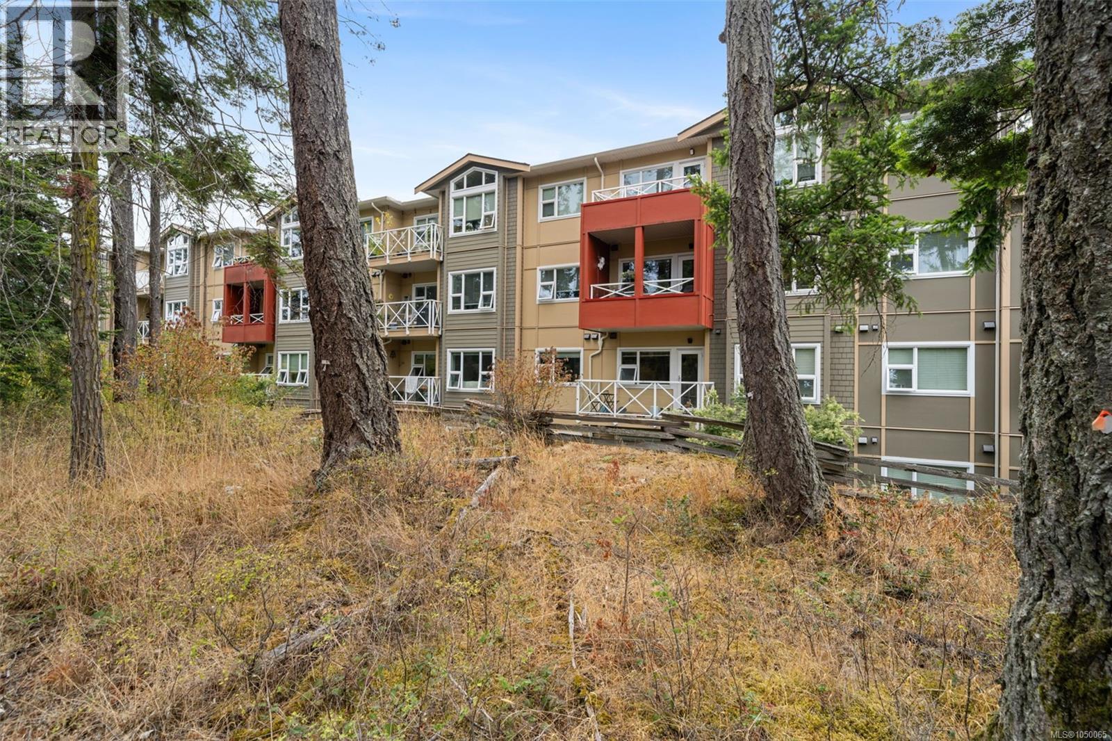#306 1900 Watkiss Way - 34