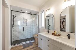 196 Wyndham Estate Drive, Steinbach, MB R5G2Y9 Photo 19