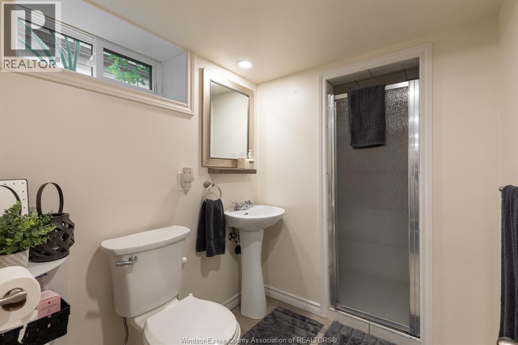 554 BERTHA AVENUE - Image 18