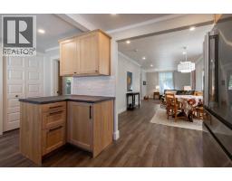 3pc Bathroom - 133 14 Street N, Lethbridge, AB T1H2V6 Photo 9