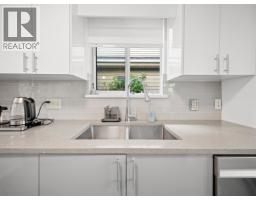 8 815 Tobruck Avenue, North Vancouver, BC V7P1V9 Photo 7