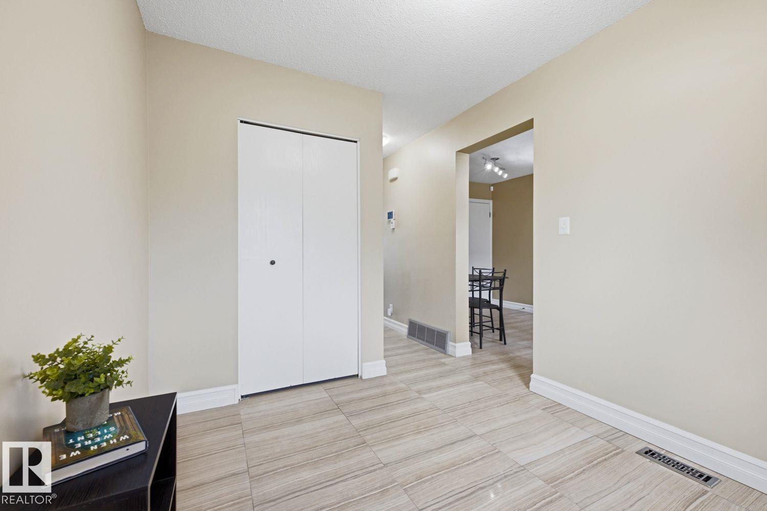 11317 22 AV NW - 21