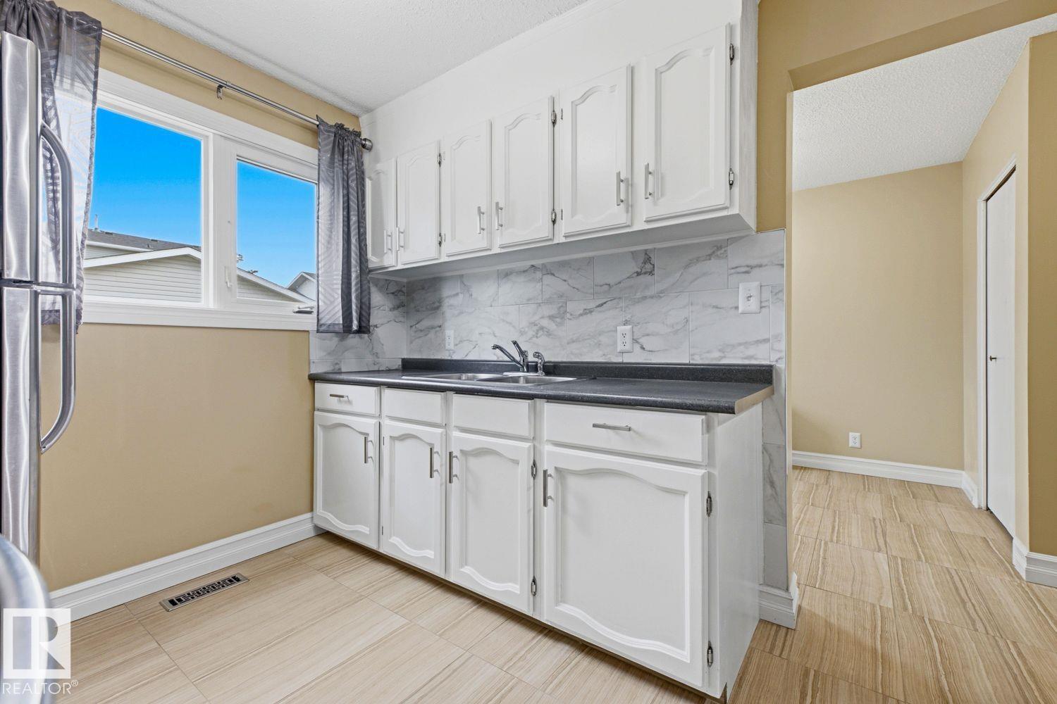 11317 22 AV NW - 19