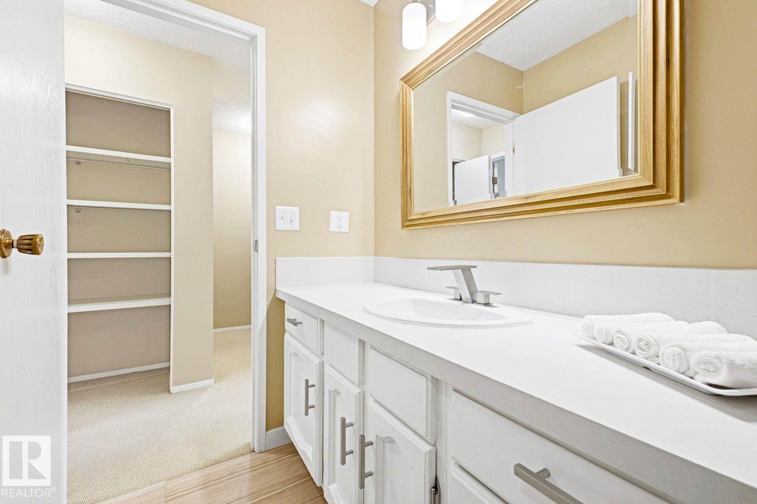 11317 22 AV NW - 41
