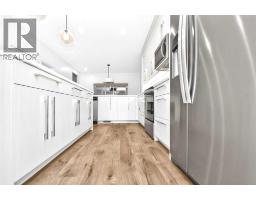 4pc Bathroom - 245 Walcrest Way Se, Calgary, AB T2X4L7 Photo 6