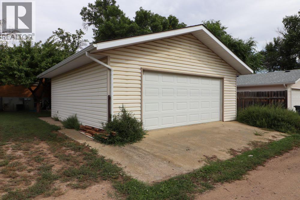 267 3 Street NW - 32