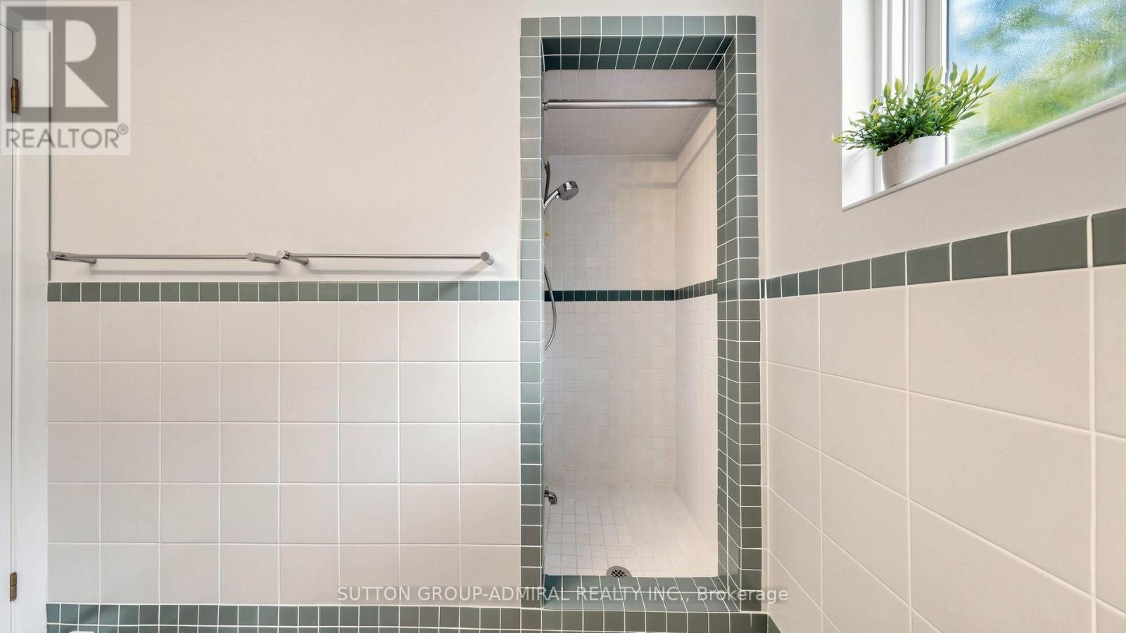 27 WARLINGHAM COURT - 31
