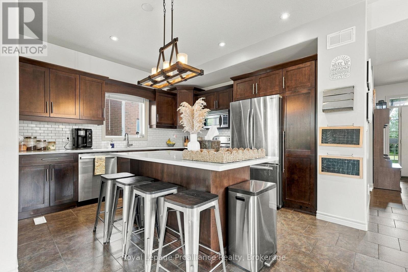 273 AVONDALE ROAD - 12