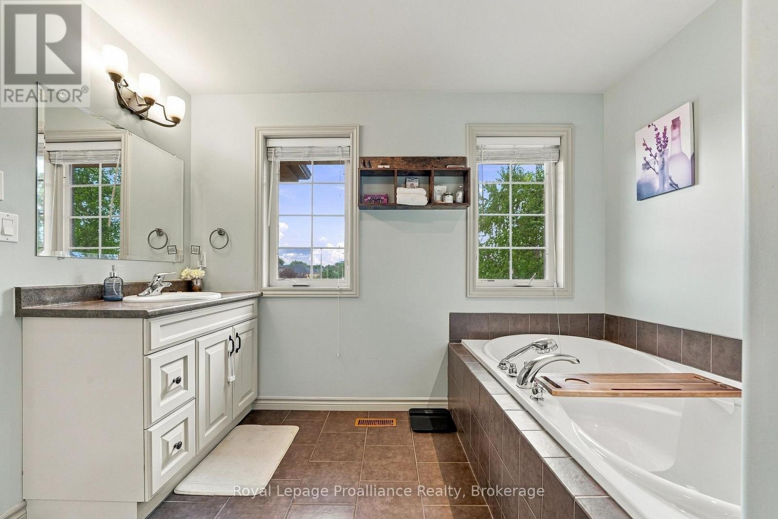 273 AVONDALE ROAD - 25